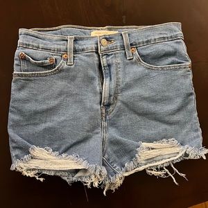 Shorts from Levi’s. Never worn. Size 29